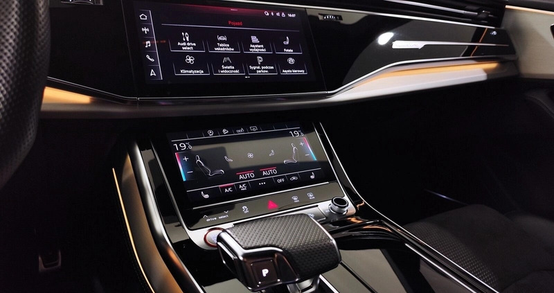 Audi SQ8 cena 430000 przebieg: 63000, rok produkcji 2019 z Kozienice małe 562